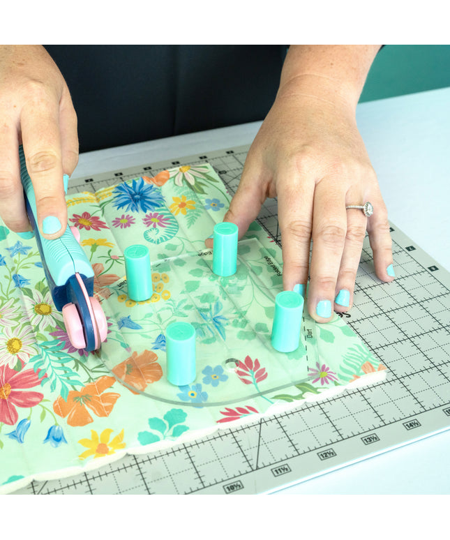 Sew Magnetic 12" x 18" Self-Healing Cutting Mat + 6 Boosters